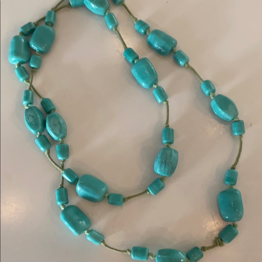 Turquoise bead necklace
